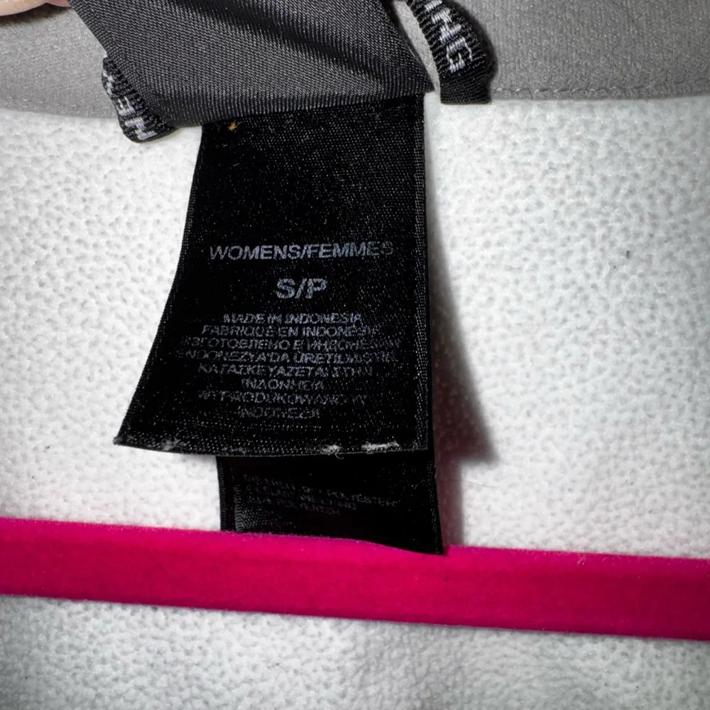 The North Face Leaf Pattern Jacket in White and Gray - Picture 5 of 6